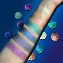 Load image into Gallery viewer, DE'LANCI Rainbow Multichrome Chameleon Eyeshadow #5E Malachite Green-DE'LANCI