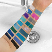 Load image into Gallery viewer, DE&#39;LANCI 18 Colors Christmas Eyeshadow #Blue
