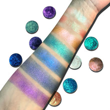 Load image into Gallery viewer, DE&#39;LANCI Rainbow Multichrome Chameleon Eyeshadow  #4A Polar Light
